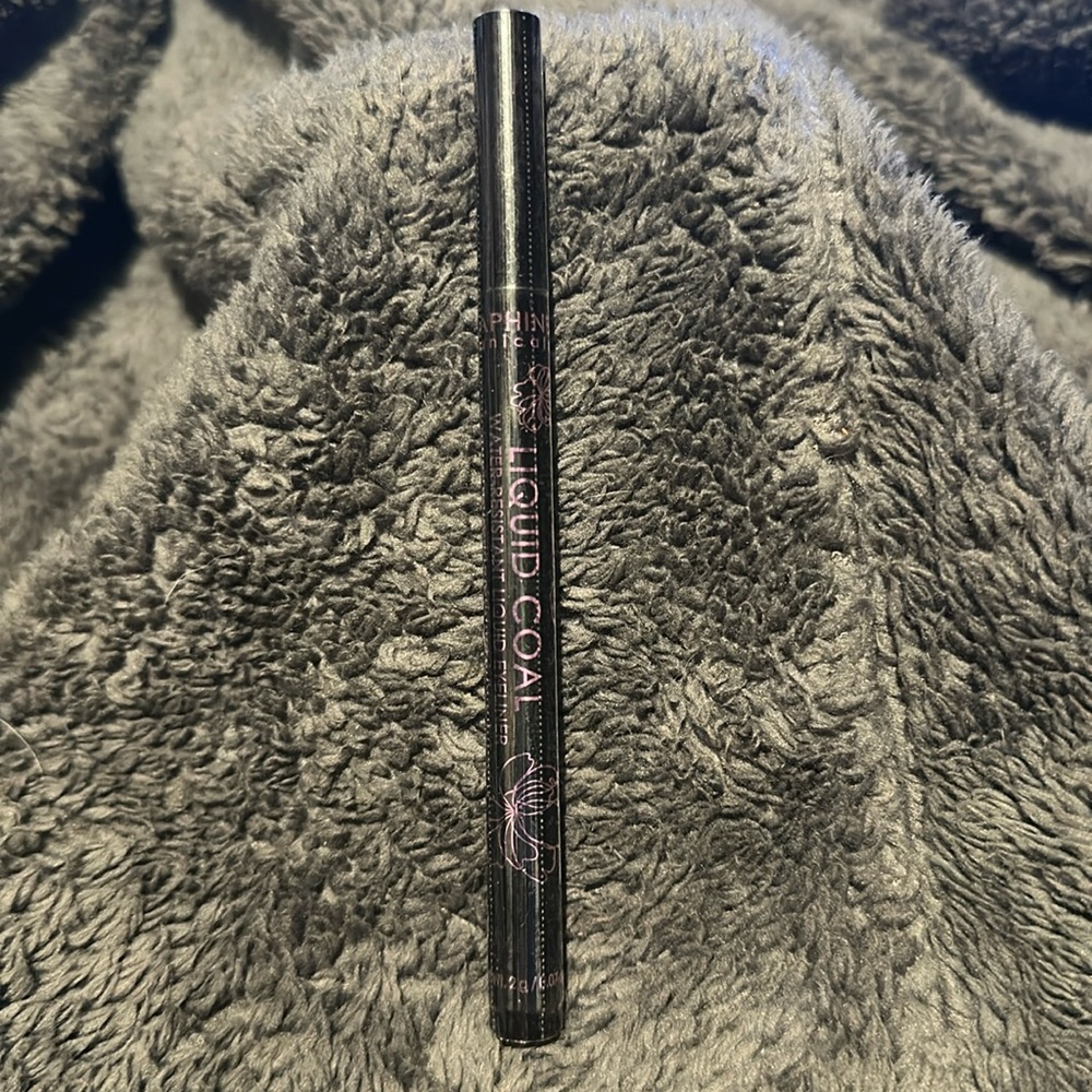 Seraphine Botanicals Liquid Coal Water-Resistant Liquid Eyeliner